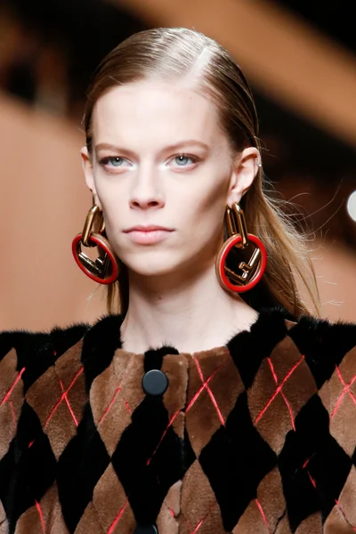 Look 104